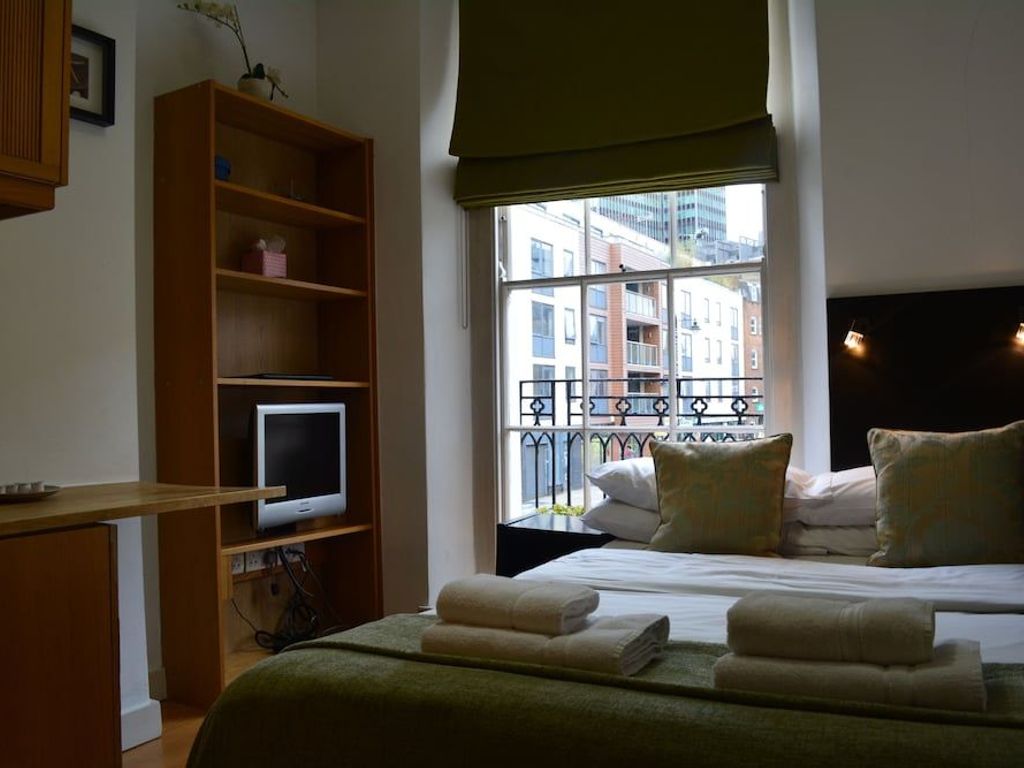 Studios 2 Let North Gower