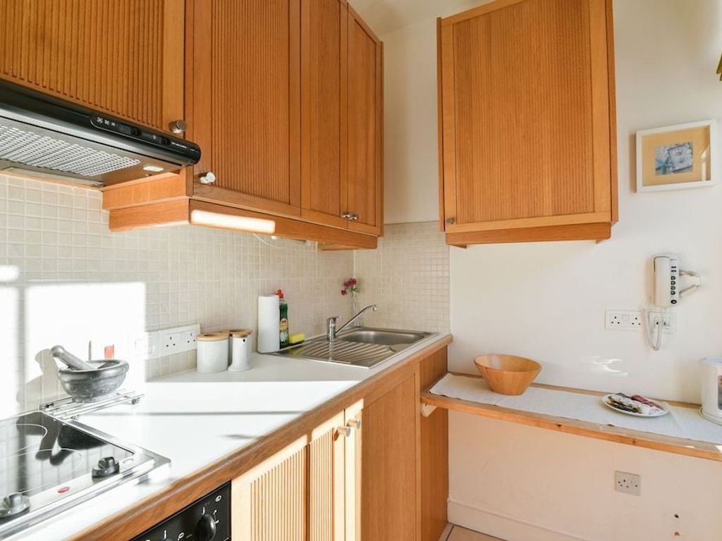 Studios 2 Let North Gower