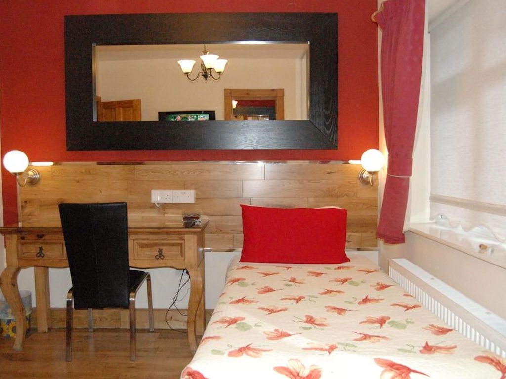 FlyOver Bed and Breakfast