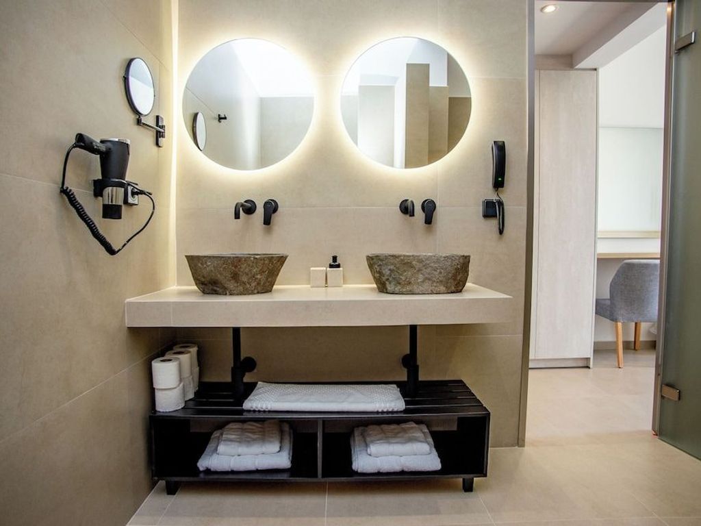 Limanaki Hotel
