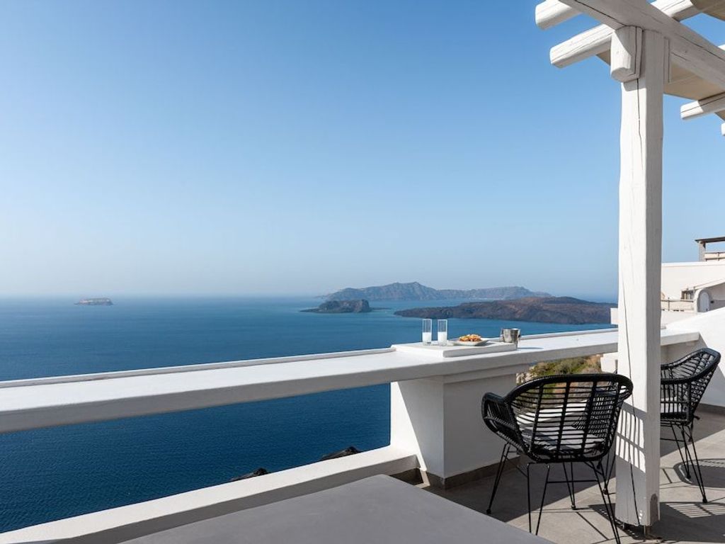 Athermi Suites - Adults Only