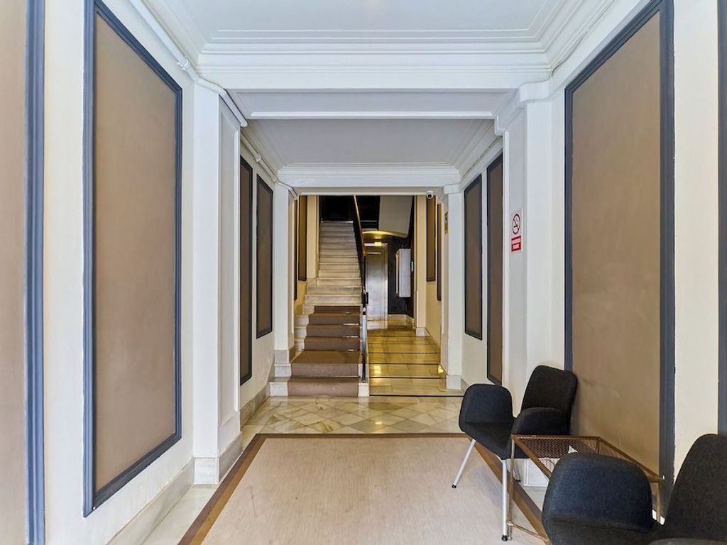 Fira Centric Apartments by gaiarooms