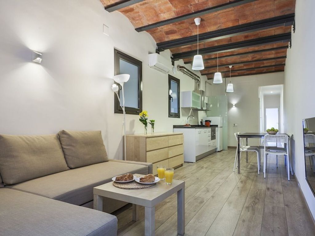 Fira Centric Apartments by gaiarooms