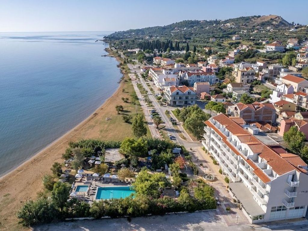 Summery Hotel