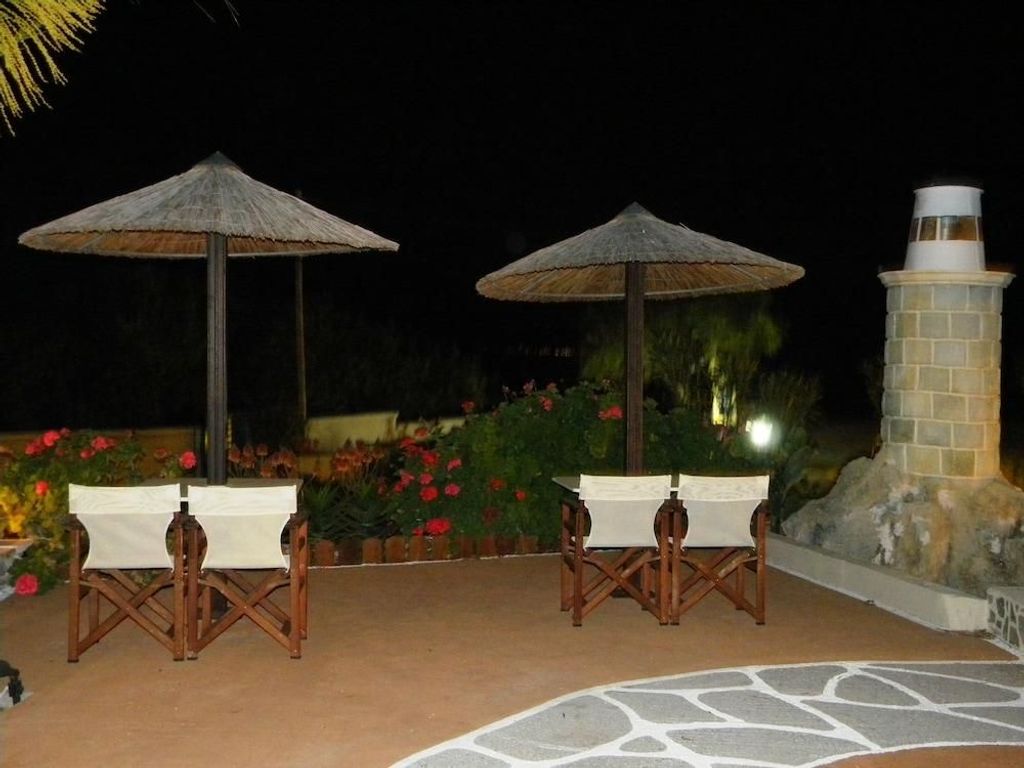 Faros Villa small hotel & restaurant