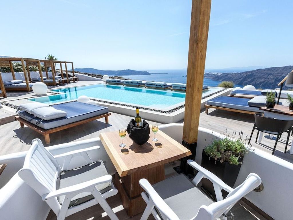 Amaze Suites