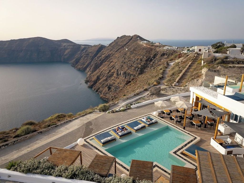 Amaze Suites