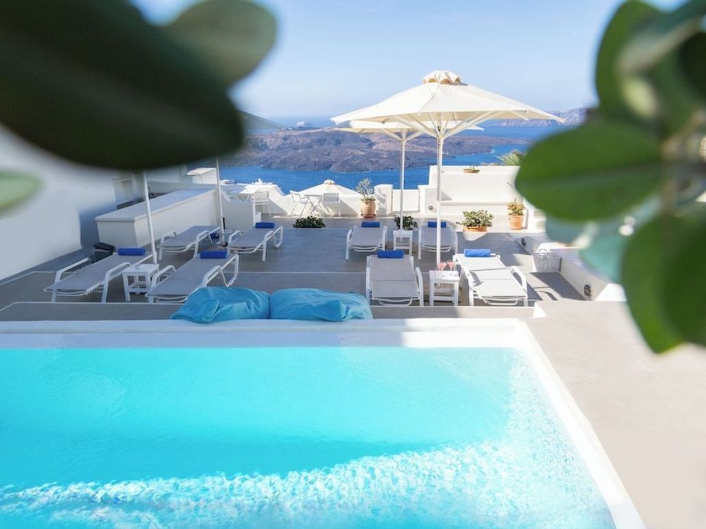 Pantelia Suites