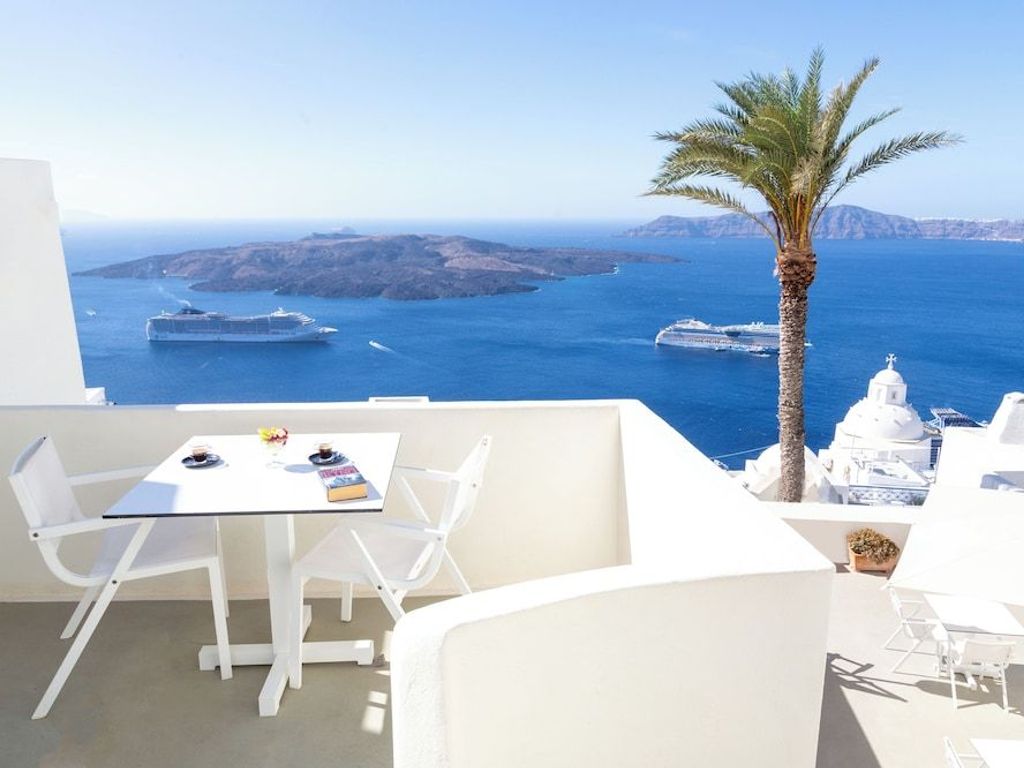 Pantelia Suites