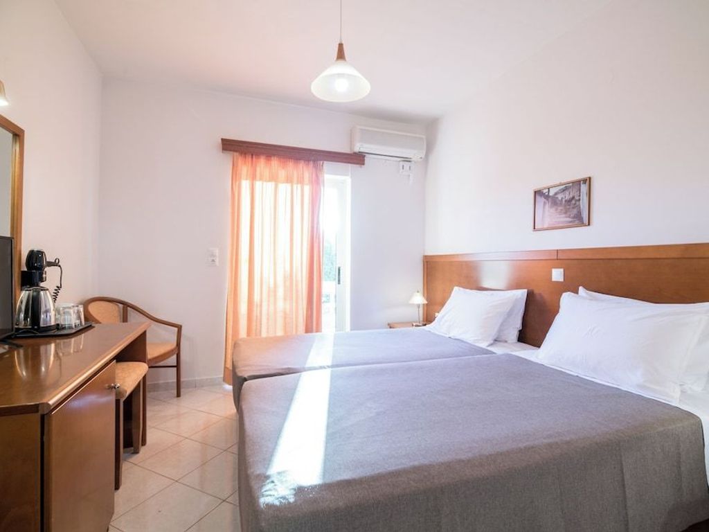 Hiona Holiday Hotel