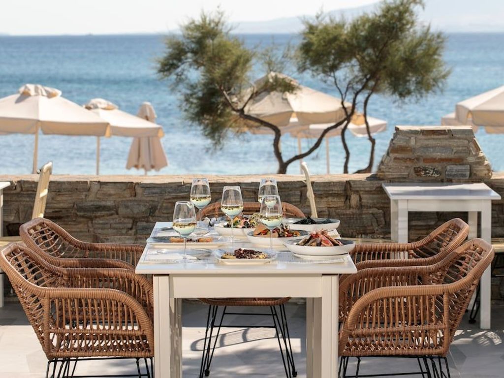 Liana Beach Hotel & Spa