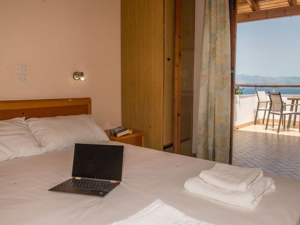 Dionysos Apartments