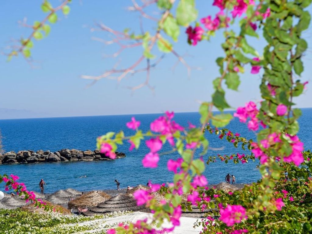 Nostos Beach