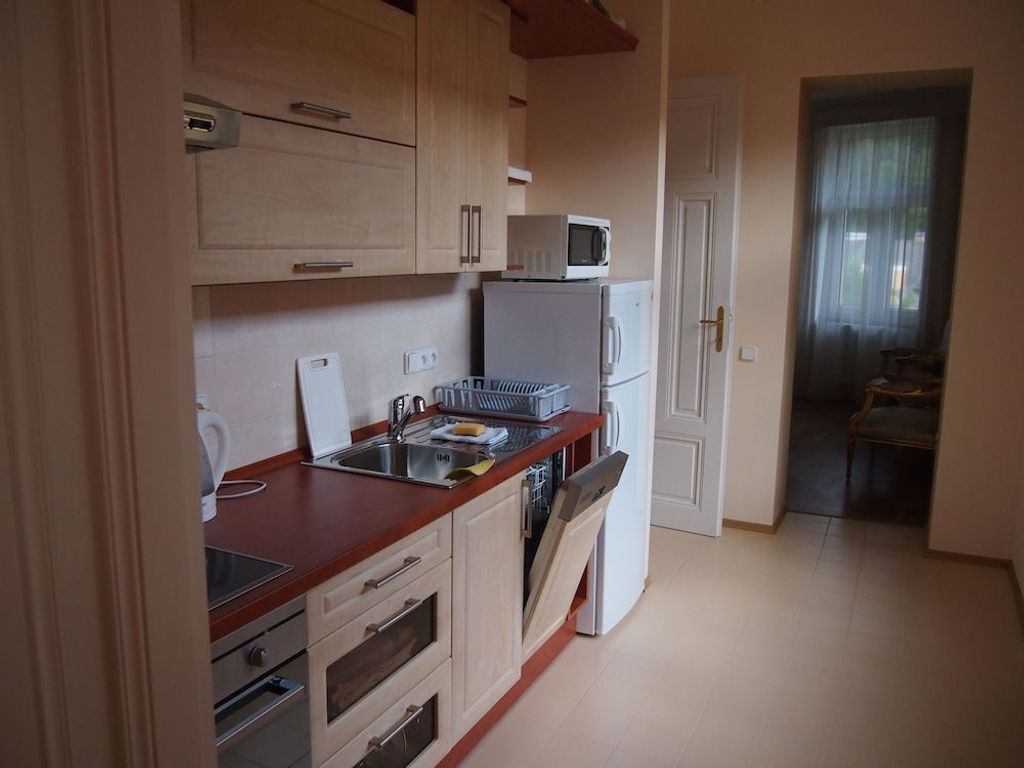 Lira Apartments