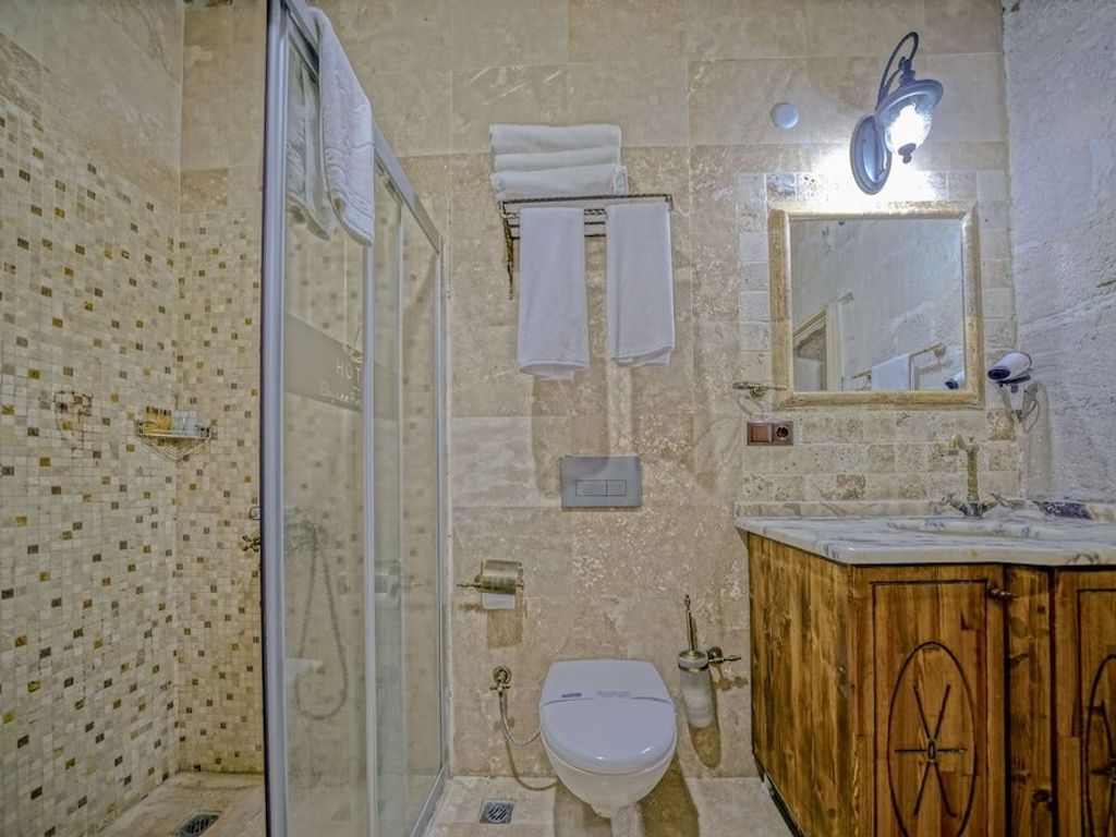 Elysée Cave House