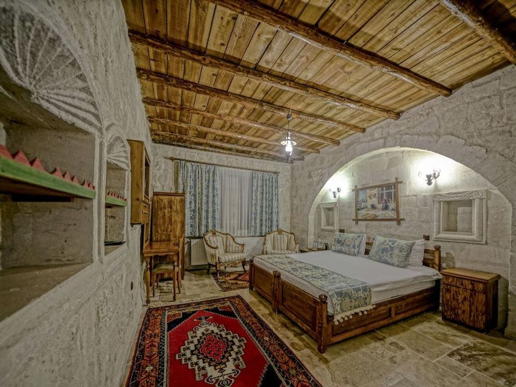 Elysée Cave House