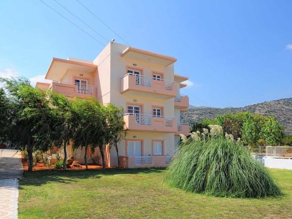 Manolis Apartments
