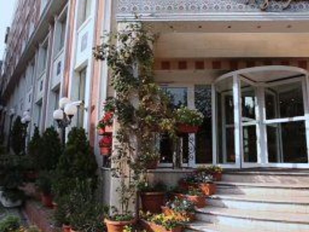 Aziyade Hotel