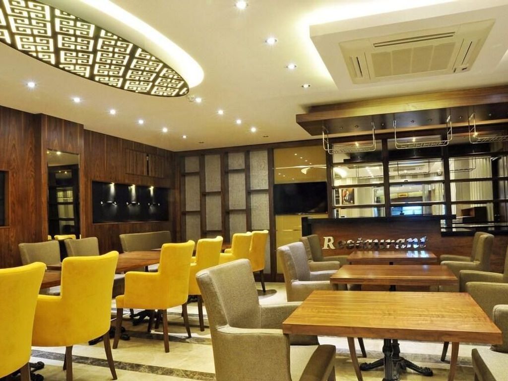 Avin Hotel