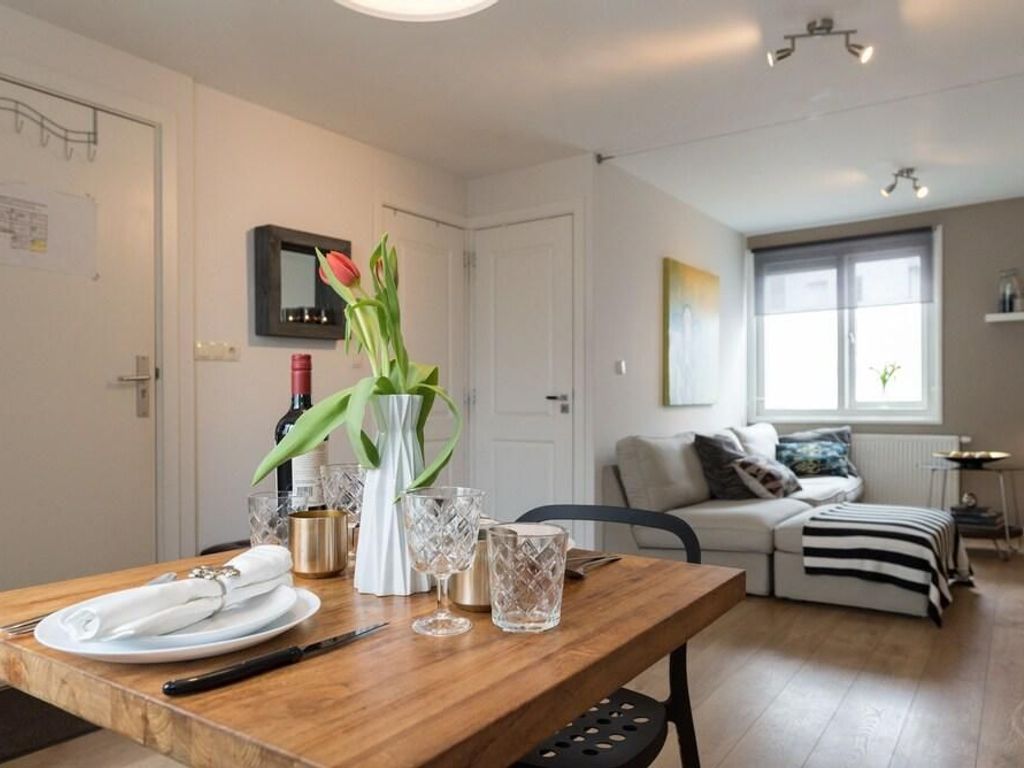 Nieuwezijds Apartments