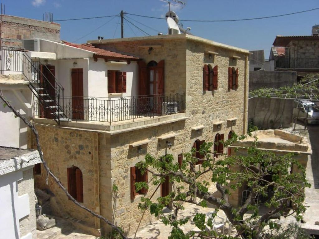 Patriko Traditional Residence