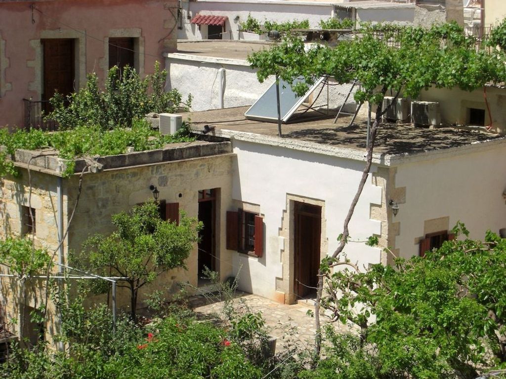 Patriko Traditional Residence