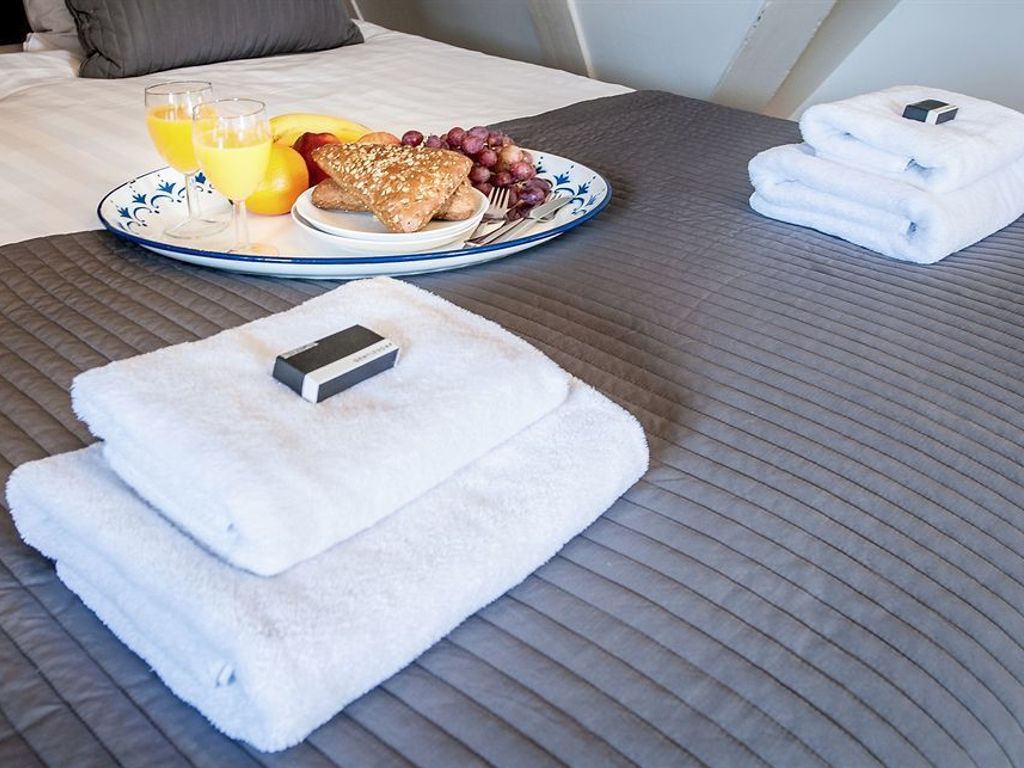 Prince Canalhouse Apartment Suites