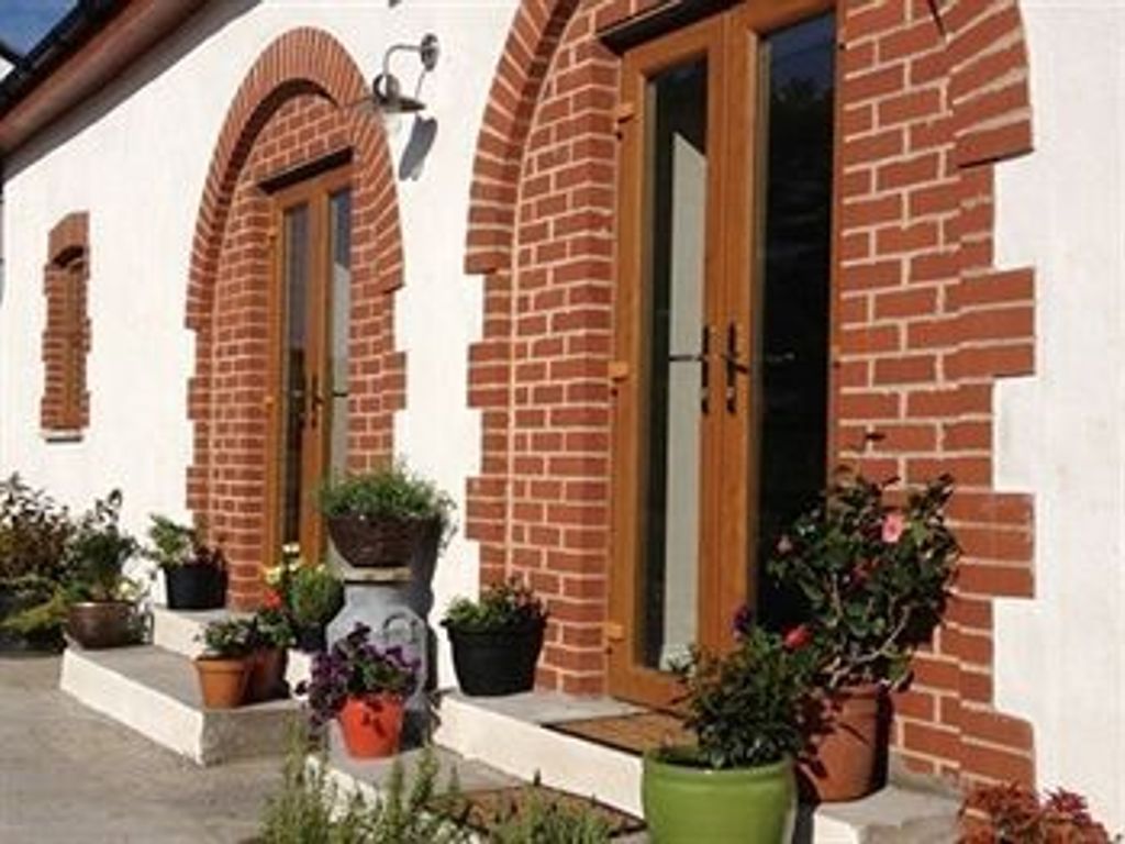 Bronhaul Farm Cottages
