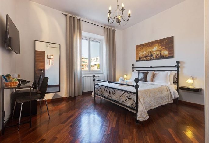 Little Rhome Suites