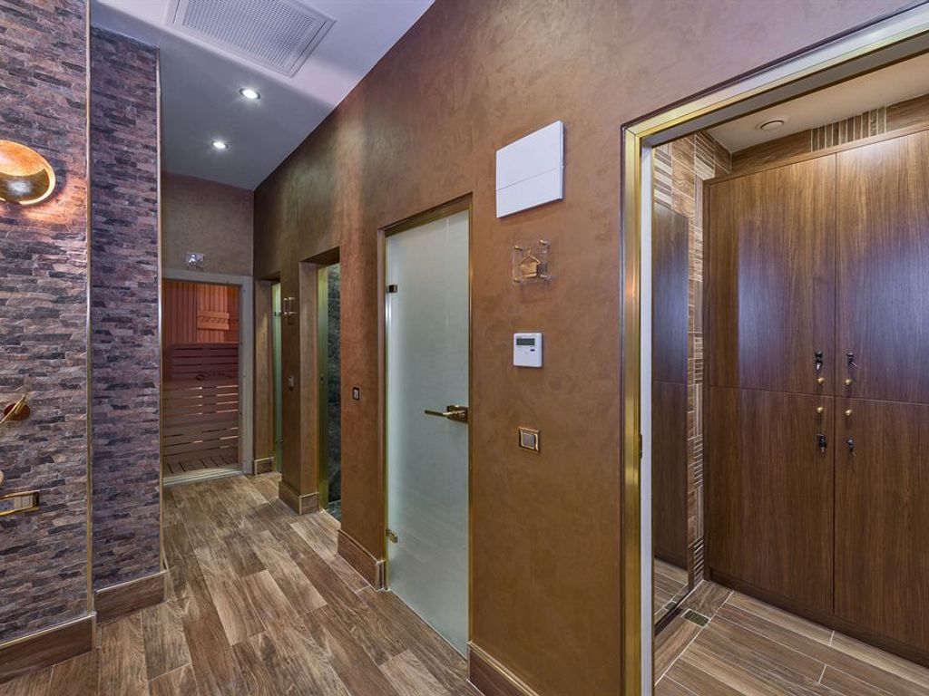 The Million Stone Hotel Special Class