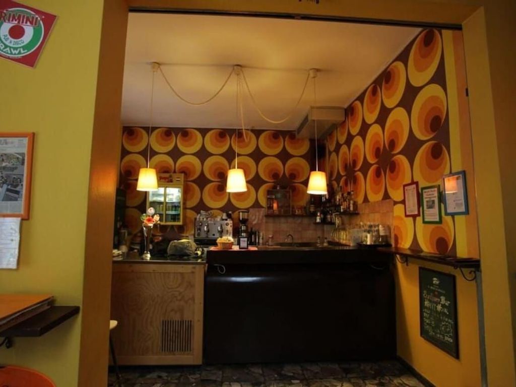 Sunflower City Student Hostel & Bar