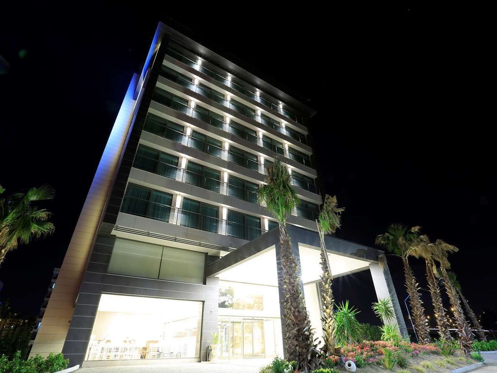 Karşıyaka Convention & Spa Hotel