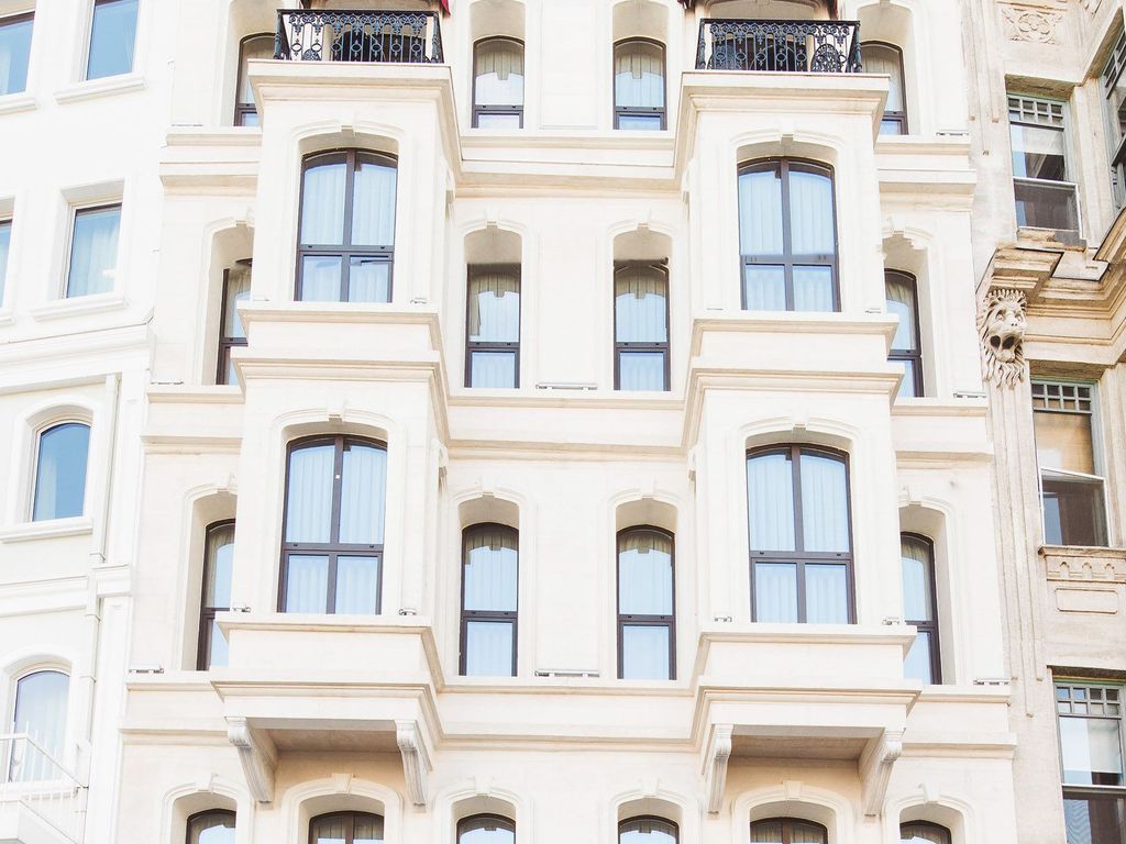 Maroon Pera Hotel