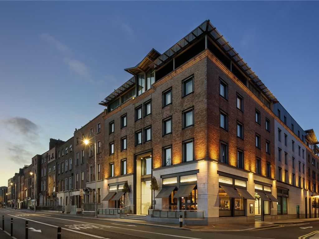 The Morrison Dublin Curio Collection by Hilton