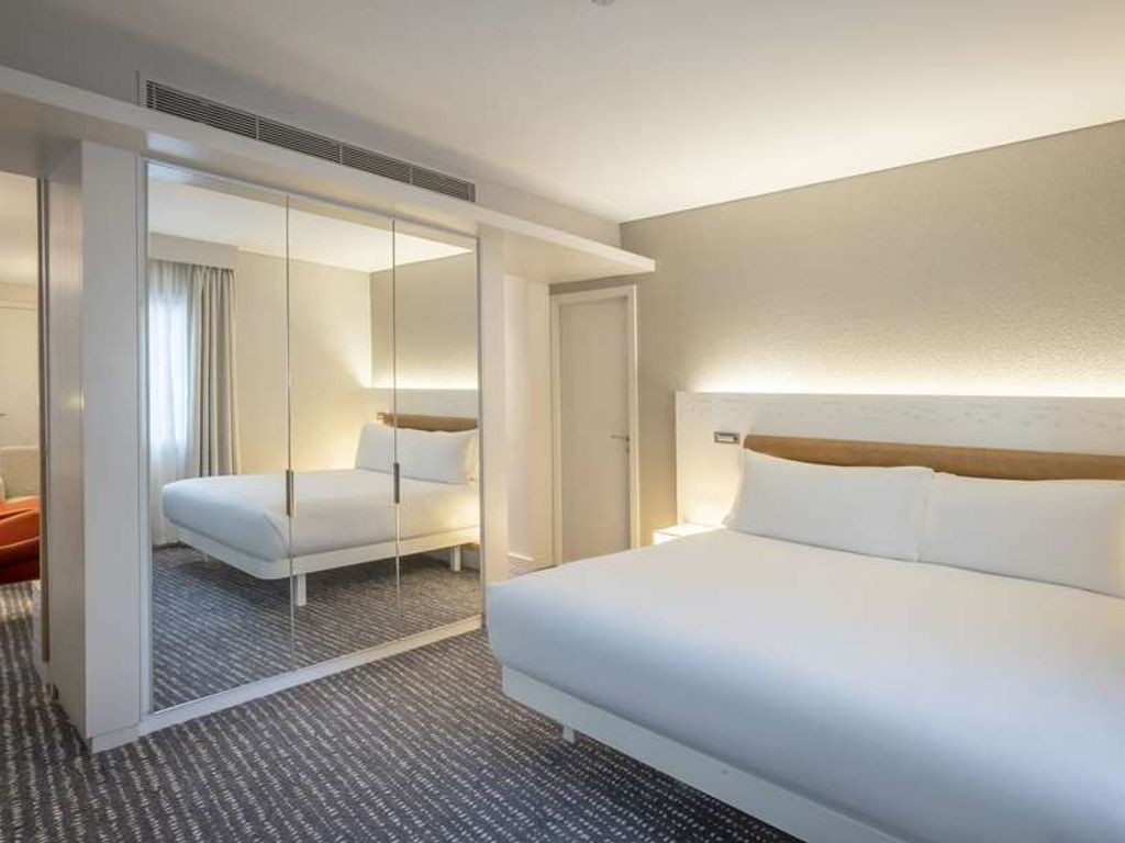 The Morrison Dublin Curio Collection by Hilton