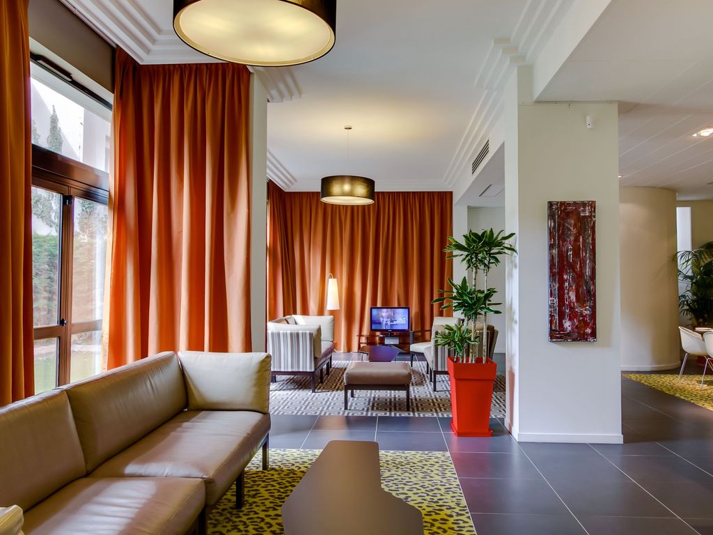 PRIVILEGE APPARTHOTEL SAINT EXUPERY