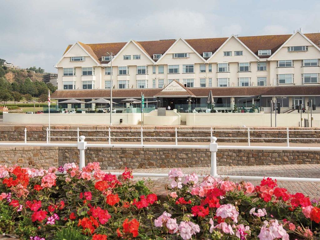Grand Jersey Hotel & Spa
