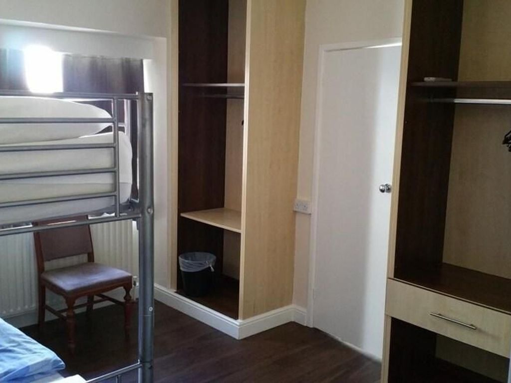 Lynden Court Hotel - Hostel