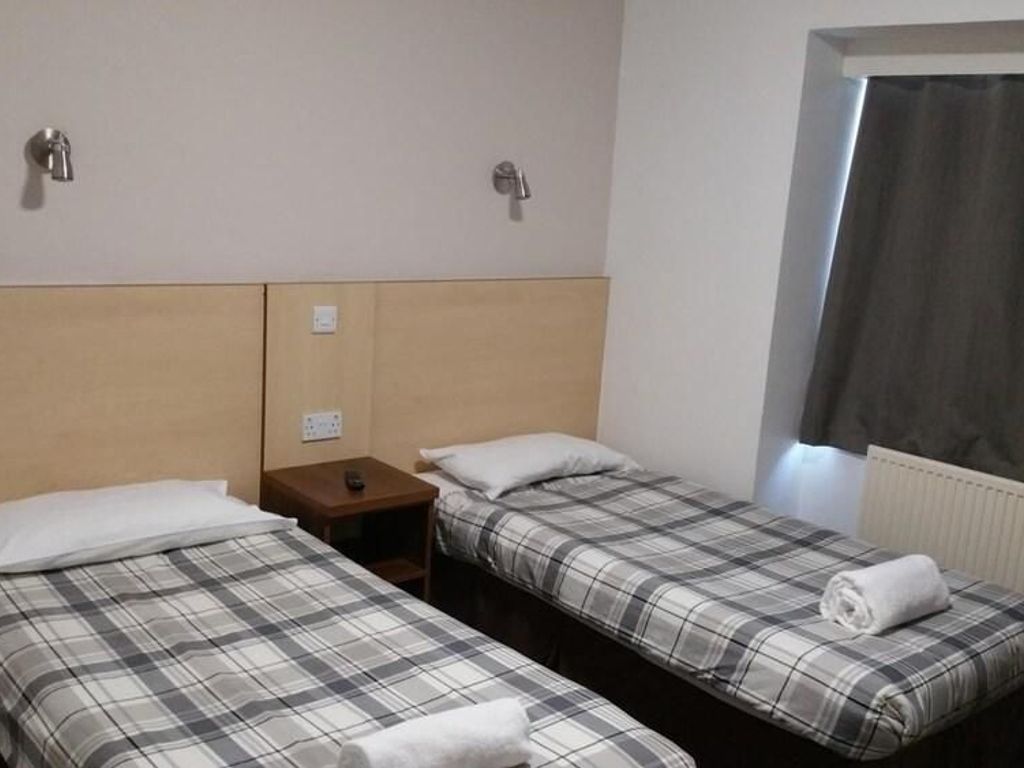 Lynden Court Hotel - Hostel