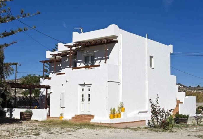 Tsakanos Apartments