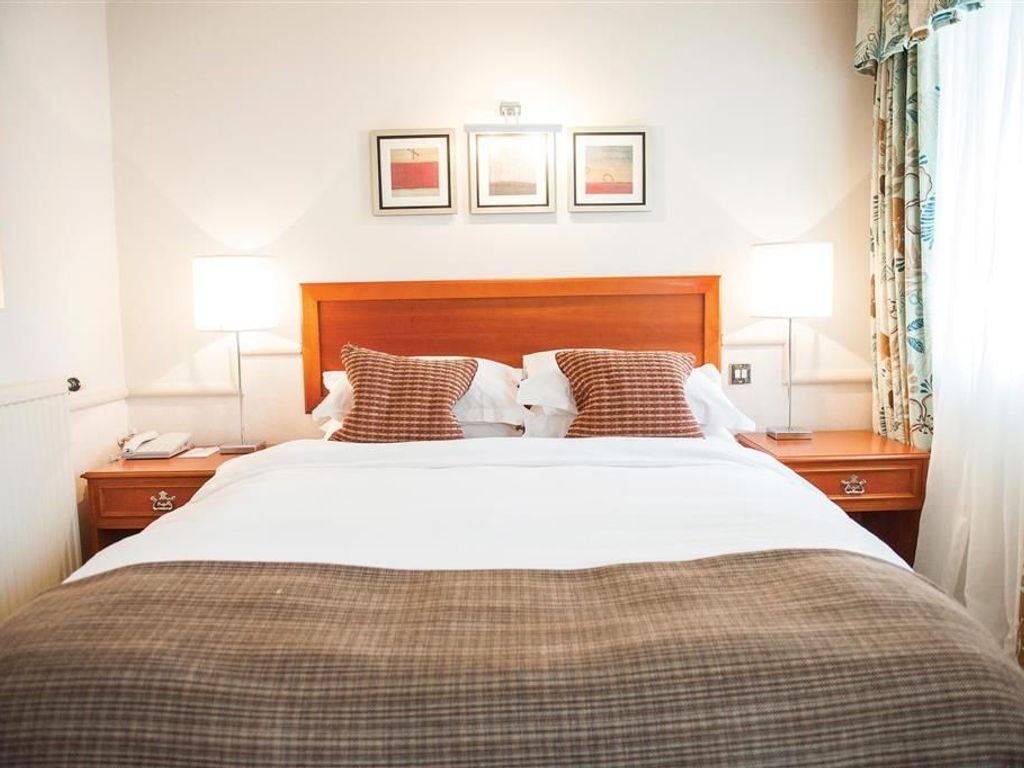 North Lakes Hotel And Spa
