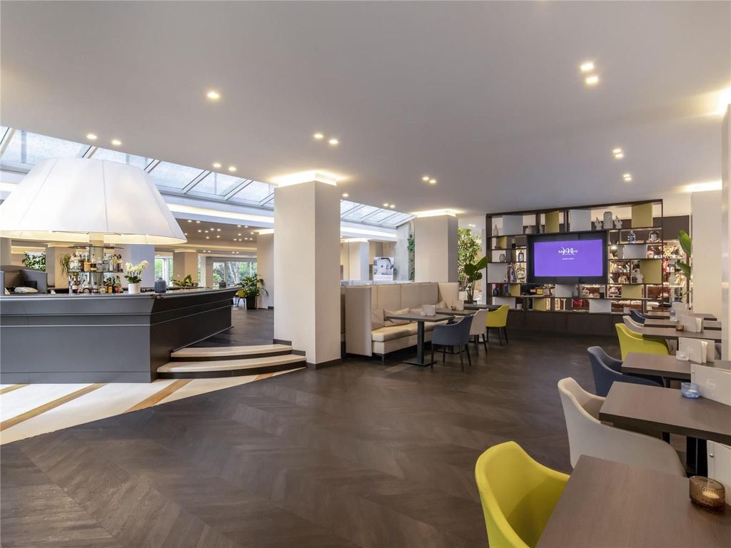 Mercure Roma West