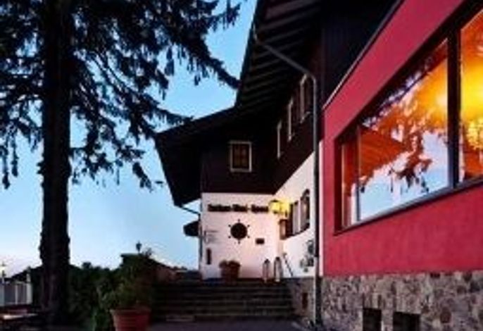 Lothar-Mai-Haus Berghotel in der Rhönsonne