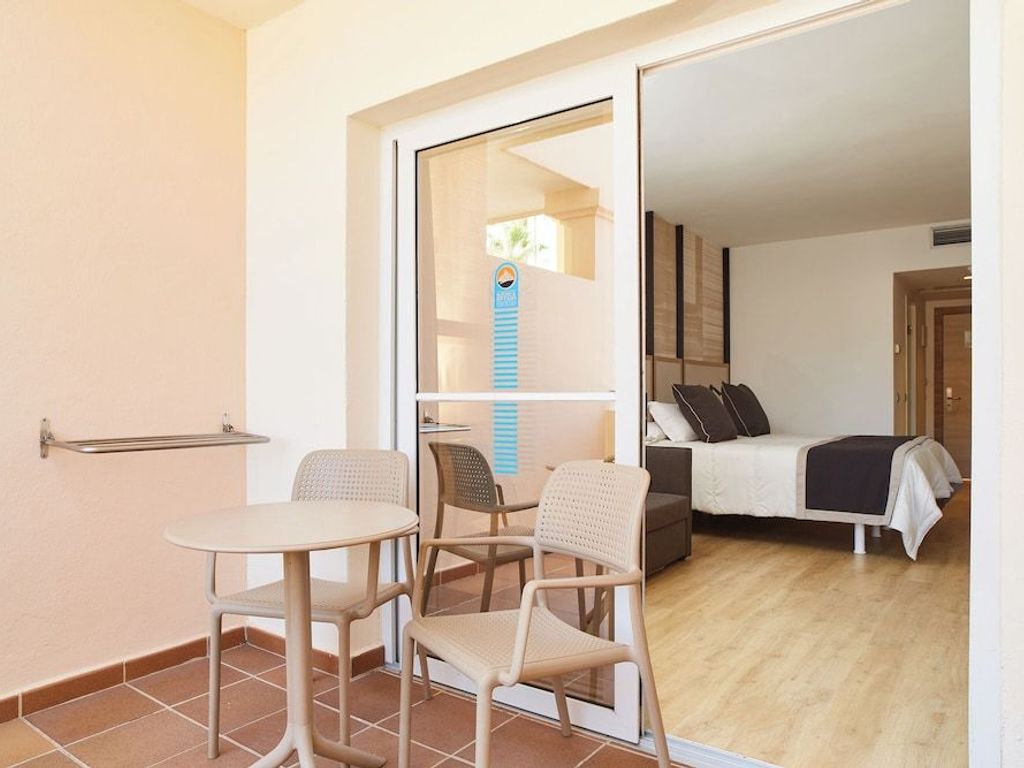 Invisa Hotel Club Cala Blanca