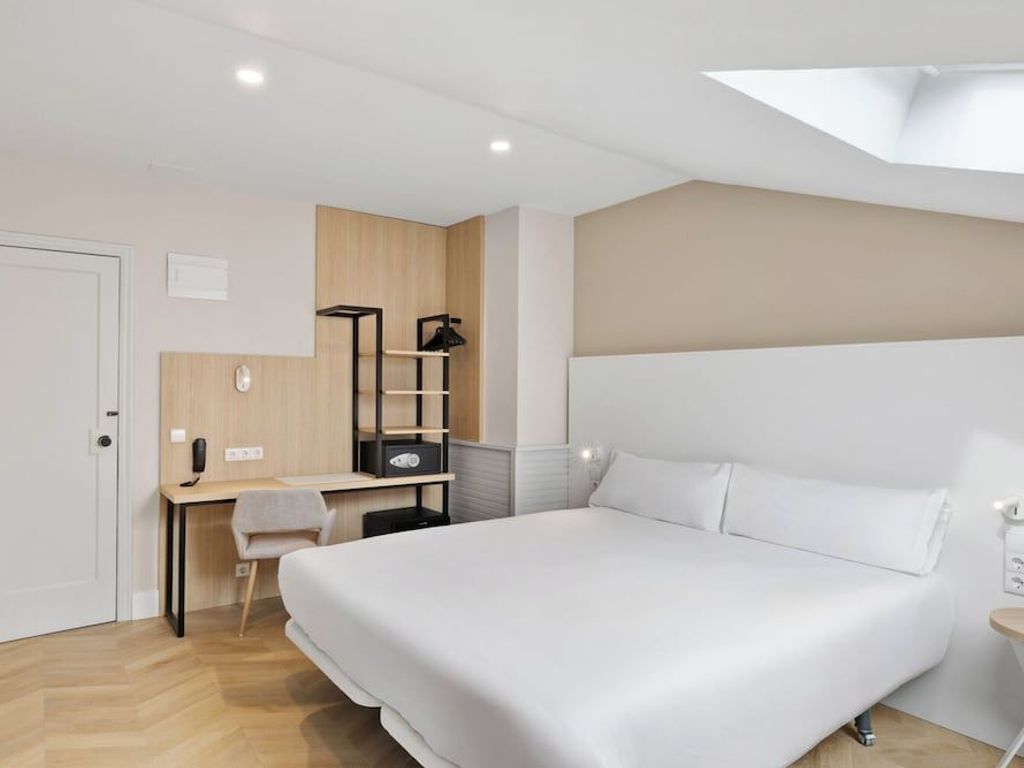 B&B HOTEL Gijón Centro Begoña