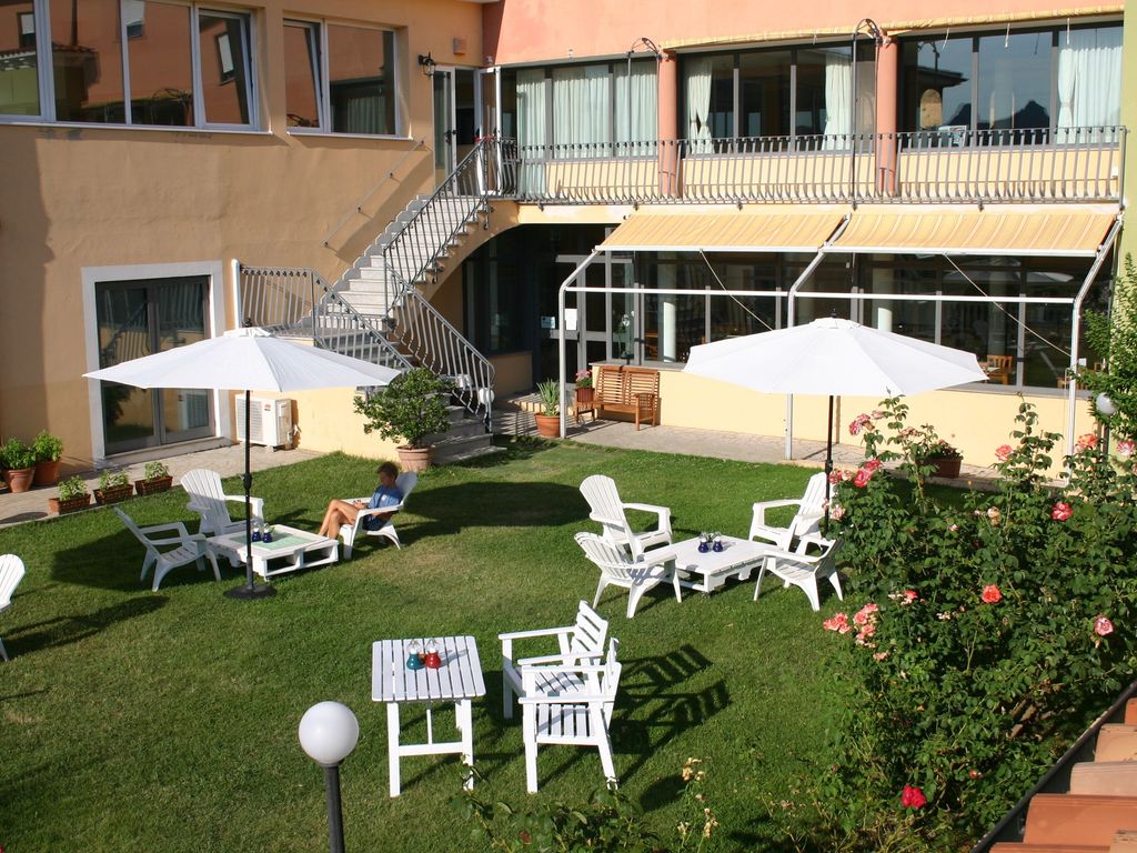 Pausania Inn