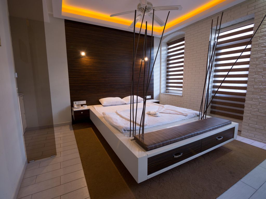 ELEMENT SUITES