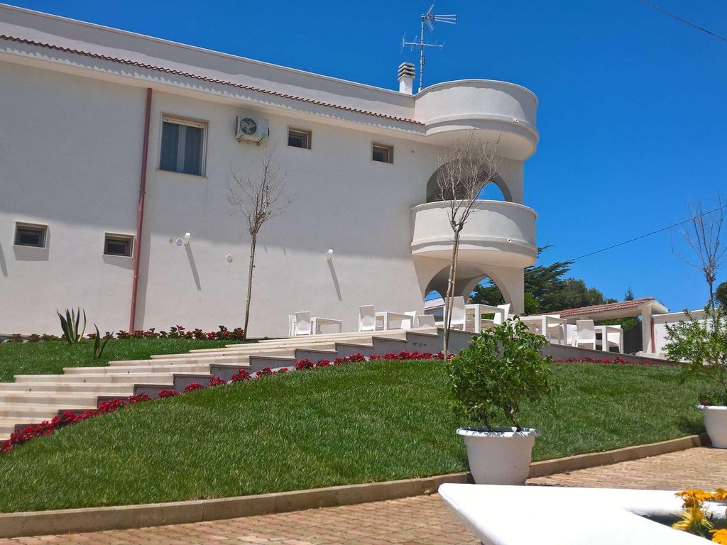 BLUE BAY TARANTO