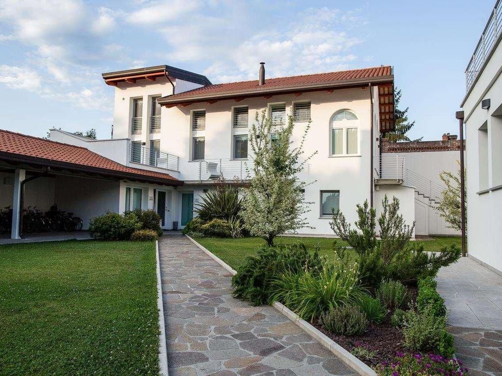 Palamostre Residence