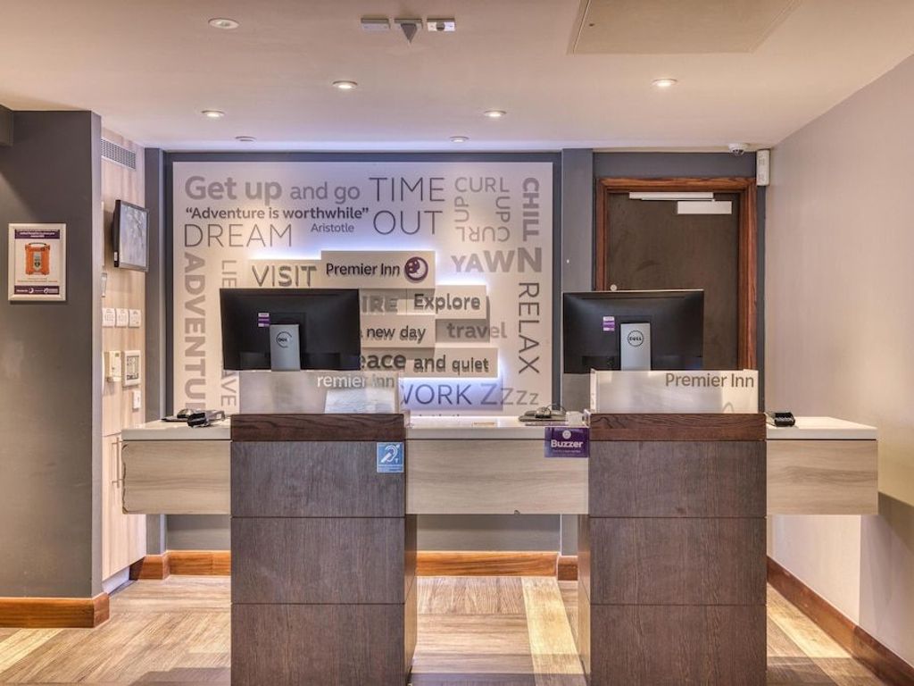 Premier Inn London Gatwick Manor Royal